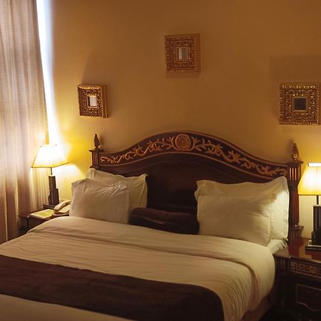 Owu Crown Hotel Ibadan Extérieur photo